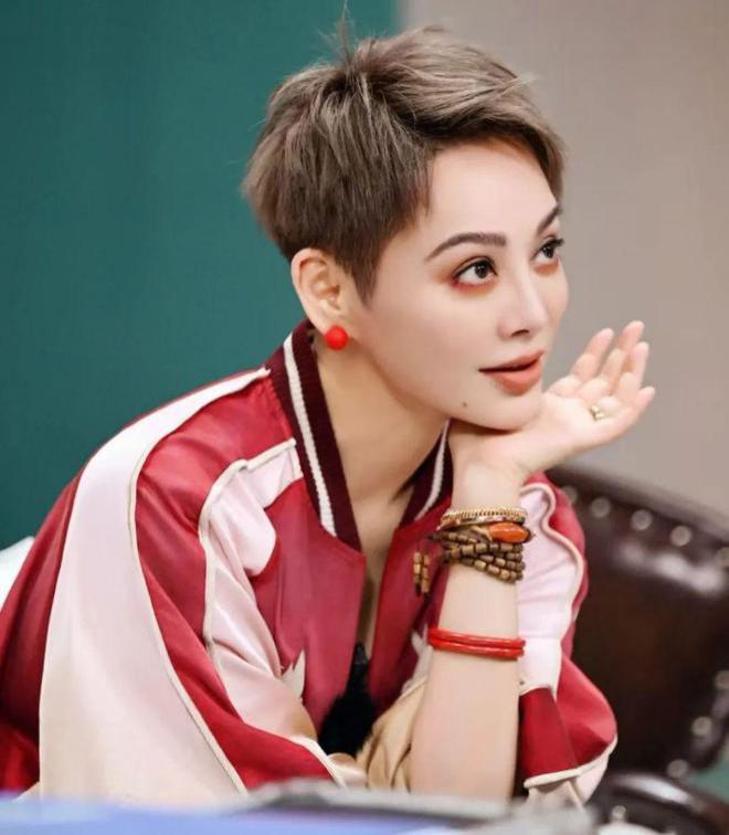 宁静:虽然工资低,但依然珍惜“铁饭碗”,努力捧起了“金饭碗”