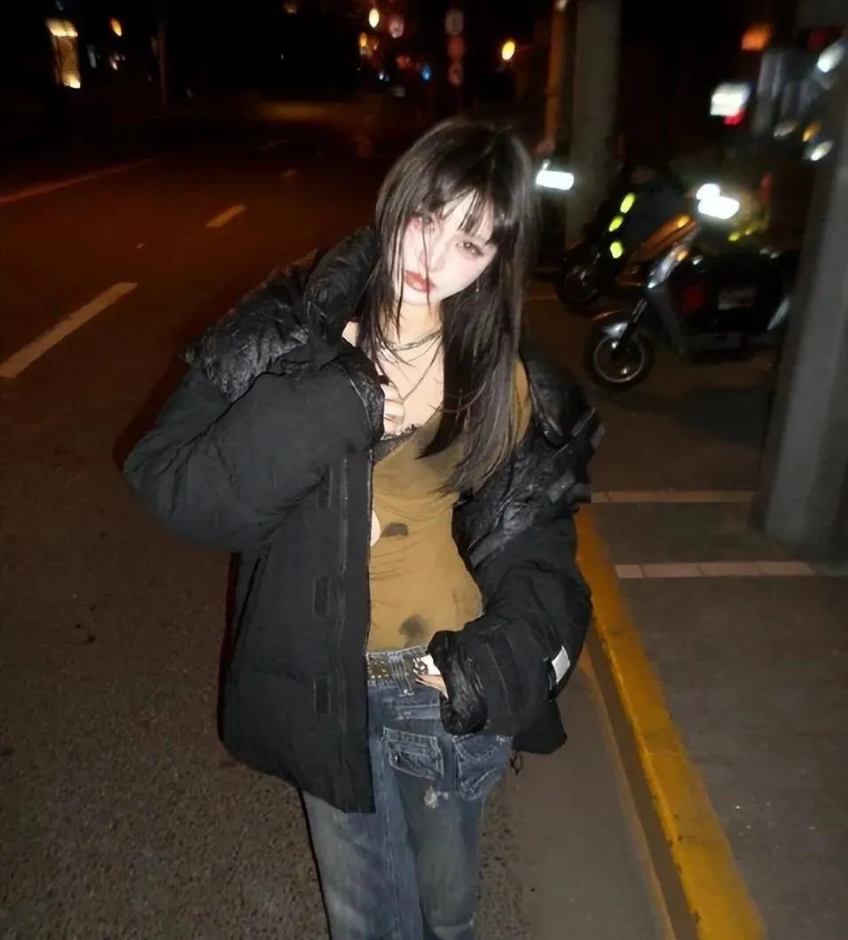 汪峰女儿18岁大变样,五官神似“年轻版李嘉欣”