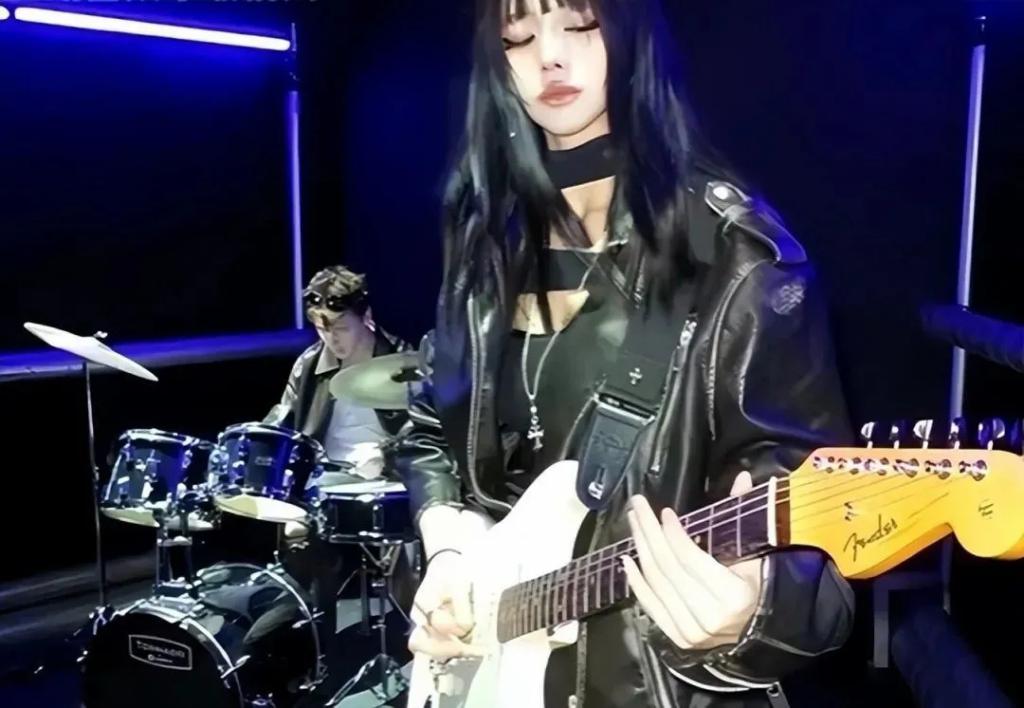 汪峰女儿18岁大变样,五官神似“年轻版李嘉欣”