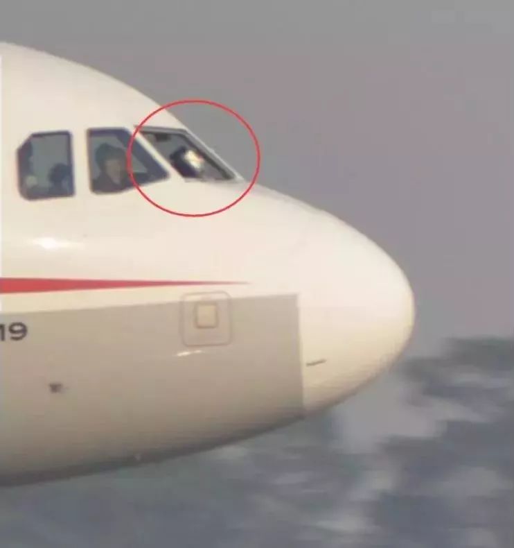 中国机长真实故事?《中国机长》原型,远比电影更惊心动魄