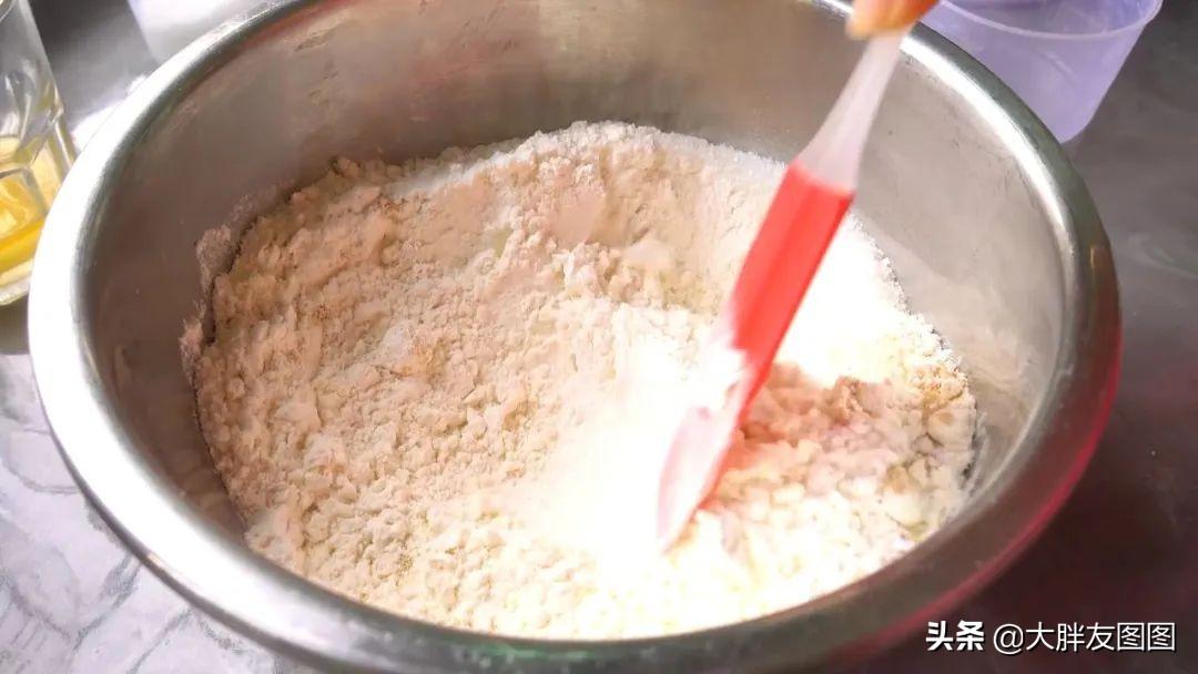 吐司是什么原料做成的?自从学会这样做吐司,我不再出去买