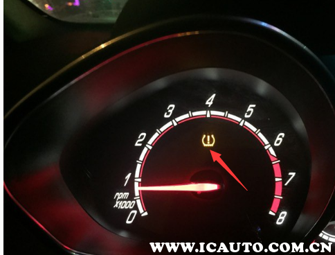 奥迪q3胎压灯怎么样消除？胎压灯亮了怎么按复位