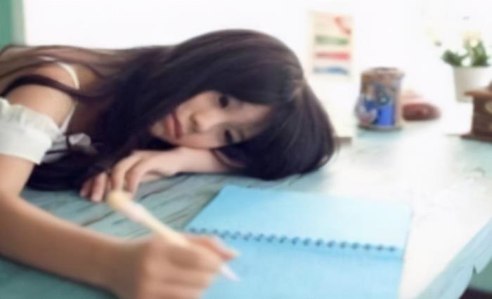 ​女生说无聊怎么回复，女生说无聊怎么回复幽默点