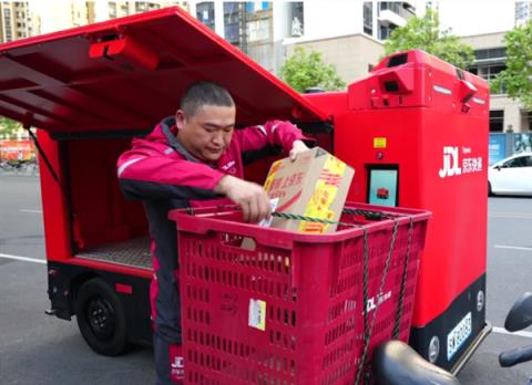 第1800亿件快递由京东物流送达 智狼分拣、无人车送到门口(图2)