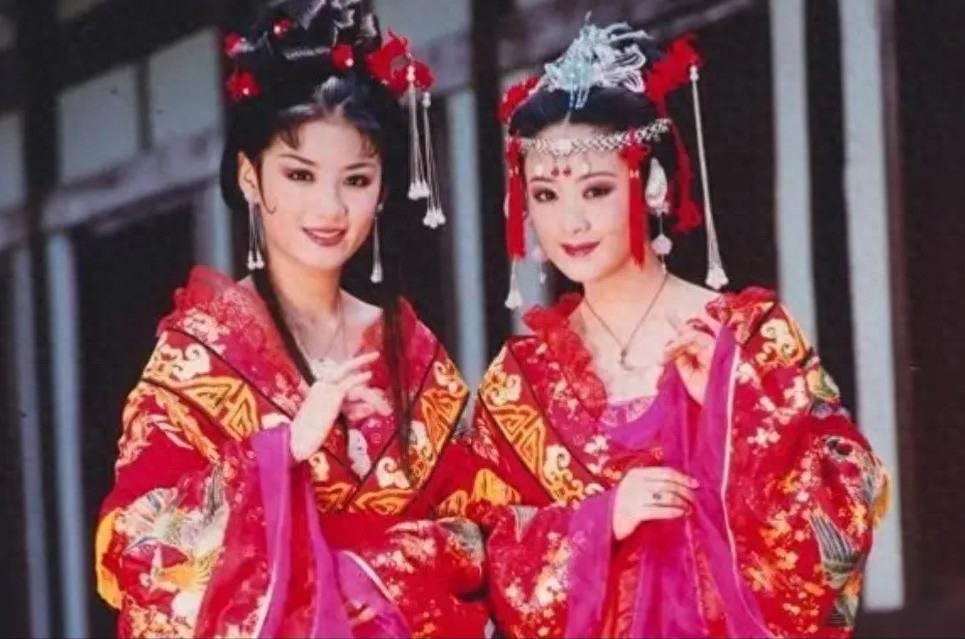 ​一袭红衣尽显风华，电视剧中那些惊艳了时光的红衣女子都有谁？