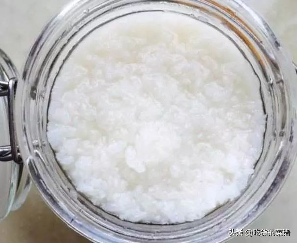 好喝的米酒我们自己在家就能做,做法简单,口感香醇,一次就成功