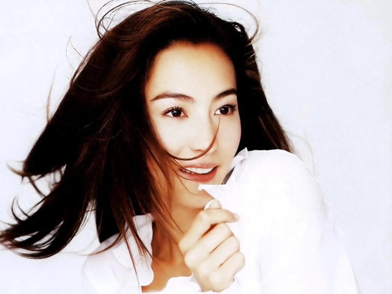 ​从“恋爱脑”到“人间清醒”：张柏芝的华丽蜕变