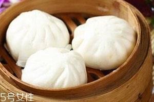 一斤面粉可以做多少个包子？根据包子的大小而定