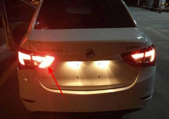 车灯坏了一只就必须换一对吗