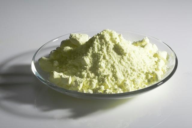 高锰酸钾颜色(高锰酸钾颜色用什么东西可以洗掉色)