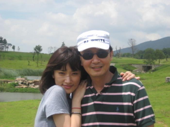 田慧和他老公的结婚照?红楼梦香菱晒结婚照