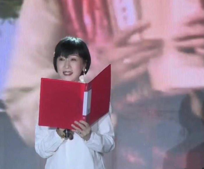 田慧和他老公的结婚照?红楼梦香菱晒结婚照