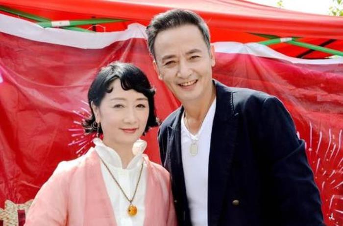 田慧和他老公的结婚照?红楼梦香菱晒结婚照