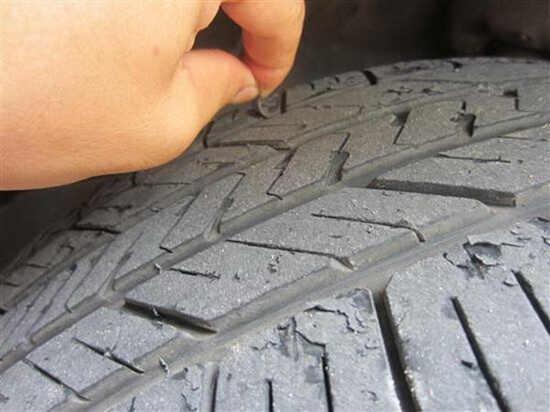 ​轮胎起皮原因、怎么回事