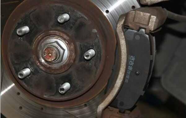 汽车刹车抱死什么原因