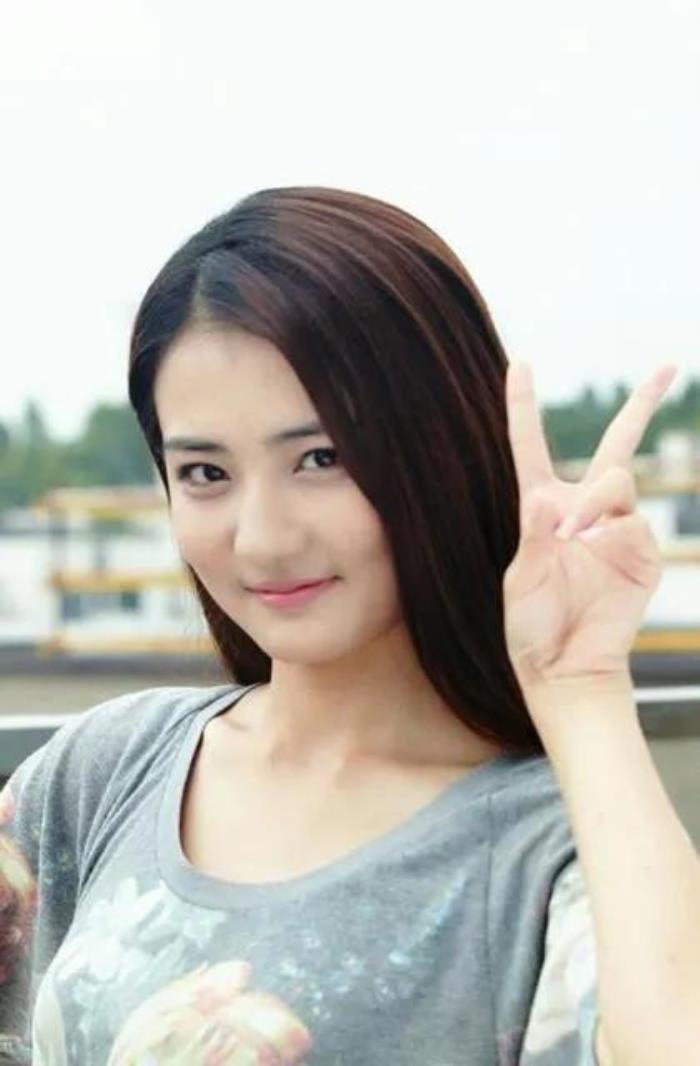 玉娆扮演者徐璐?90后性感小花旦徐璐