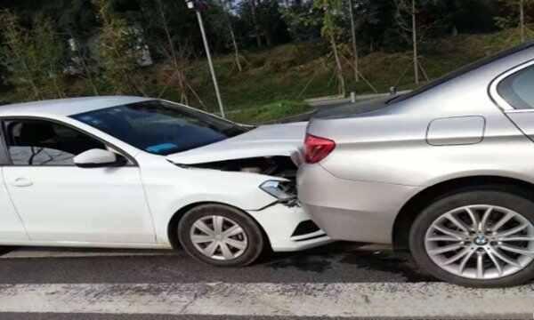 ​对方追尾我走了属于逃逸吗