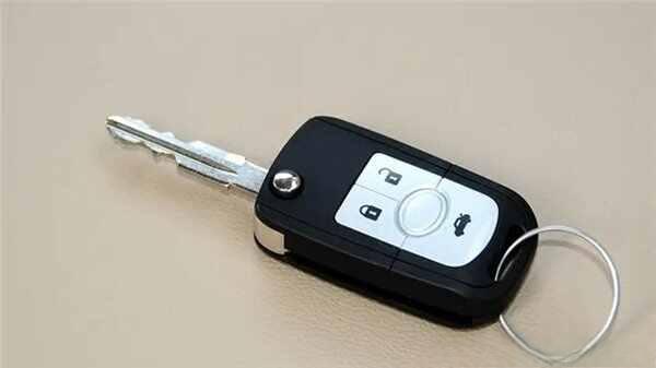 ​汽车电子钥匙丢了怎么配