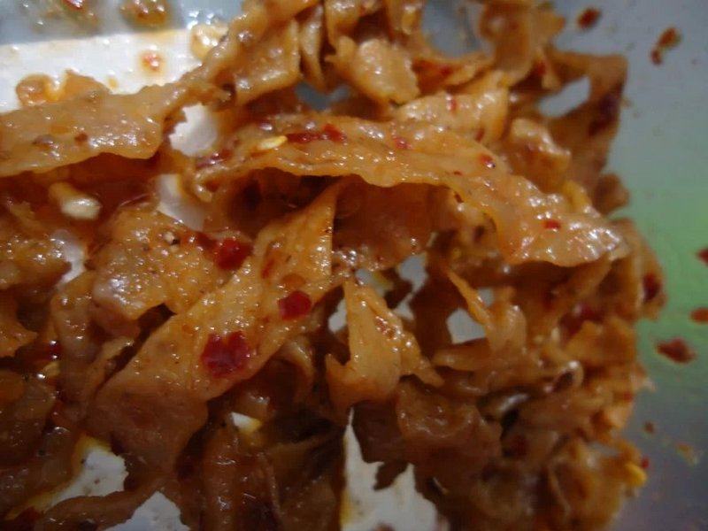 自制辣鸡爪正宗做法，好吃秘诀全解析