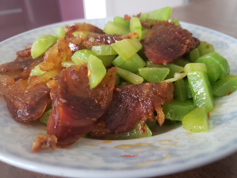 腊肠炒青笋正宗做法10种，详细步骤与技巧分享