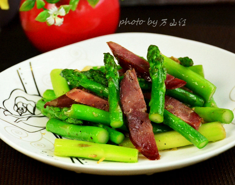 腊肠炒青笋正宗做法10种,详细步骤与技巧分享