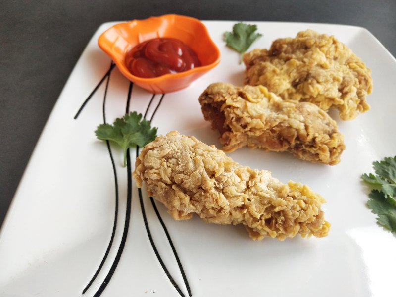 香辣炸鸡块:酥脆多汁的家常做法与配料详解