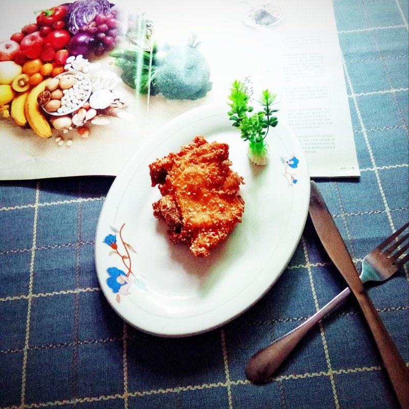 香辣炸鸡块:酥脆多汁的家常做法与配料详解