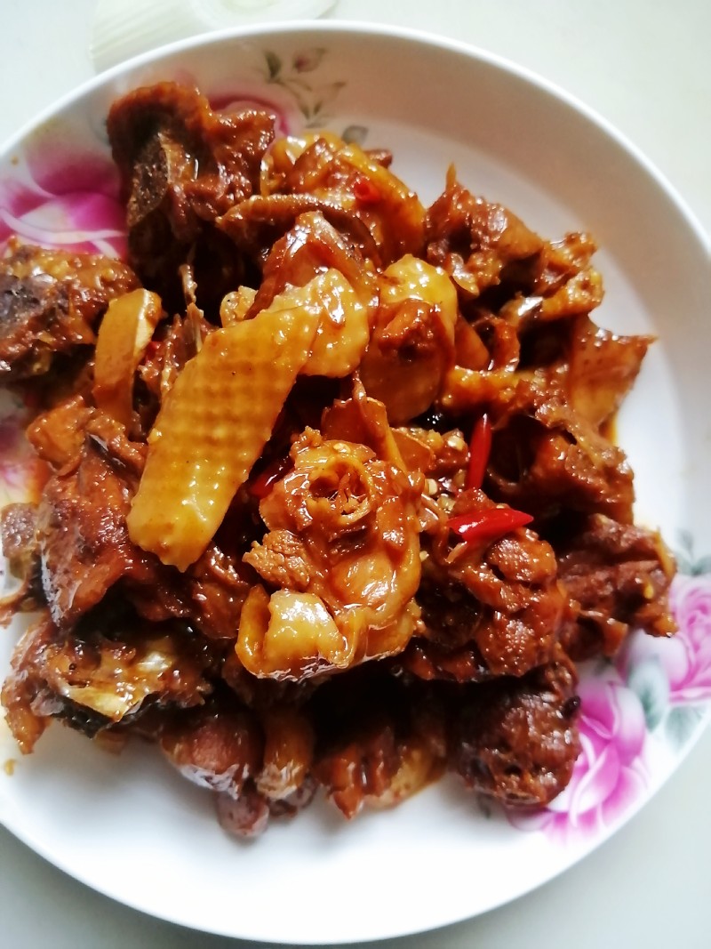 香辣炸鸡块:酥脆多汁的家常做法与配料详解