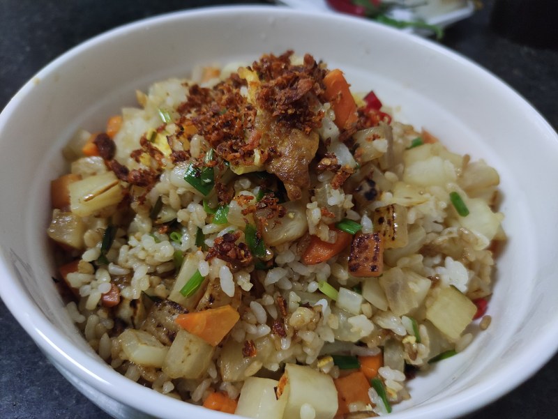 金蒜萝卜饭做法详解:香气四溢的家常美味