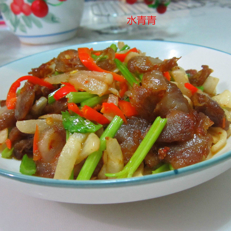 萝卜炒腊肠家常做法,这样炒最香!