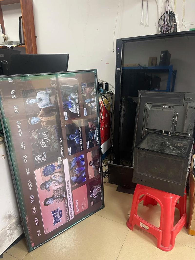 如何用电视组装成电脑？需要哪些步骤和配件？