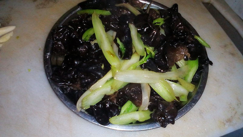 芹菜炒双耳十大美味做法,家常菜必备