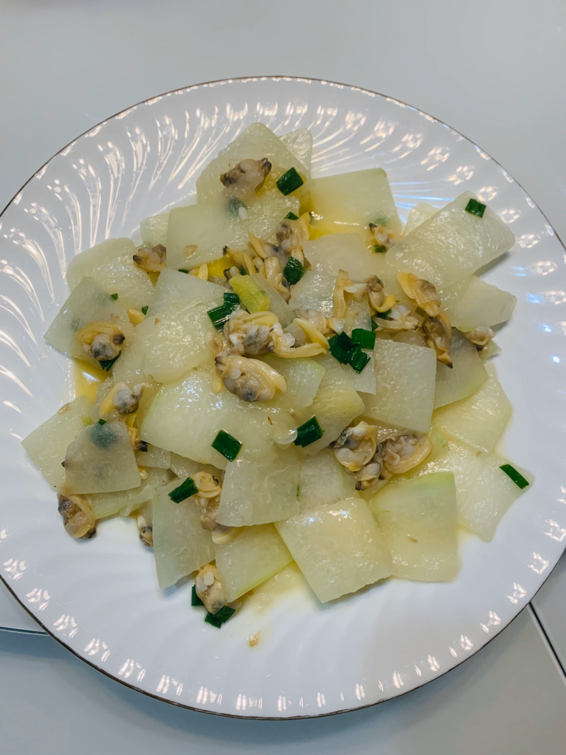 蛤蜊炖冬瓜：鲜香四溢的家常做法