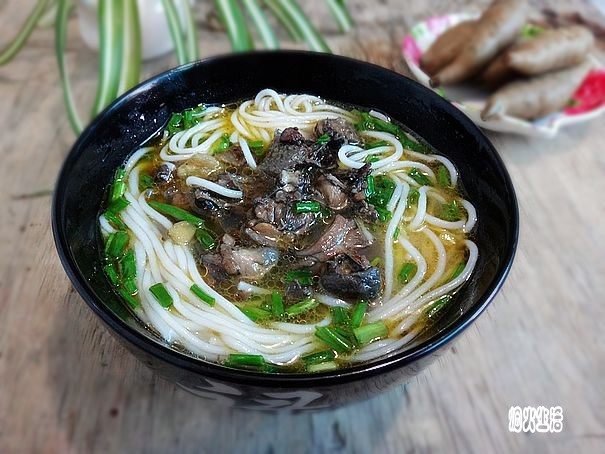 家常鸡米线绝味做法,鲜香秘诀全公开