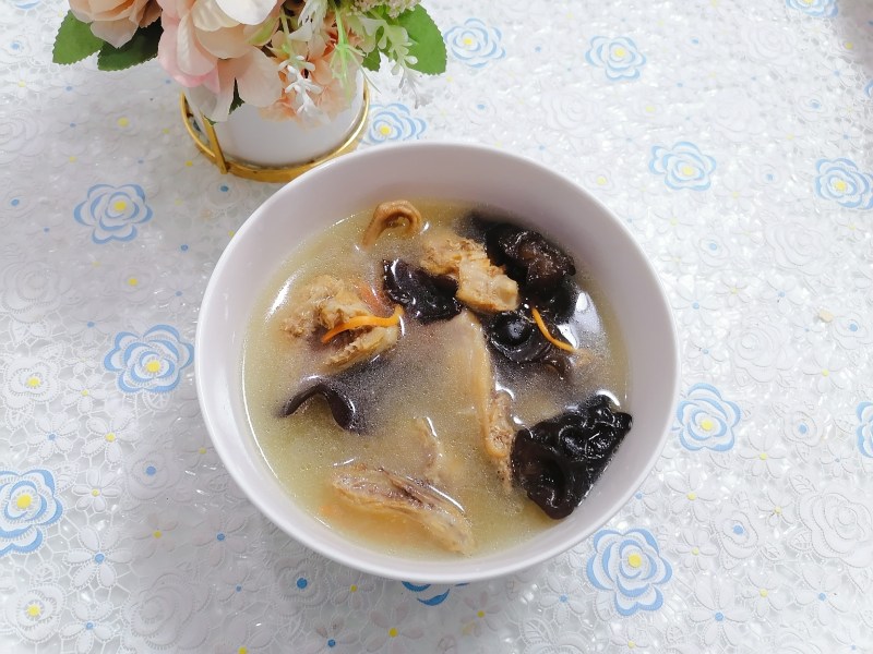 花胶炖鸽子十大家常做法,滋补养生美味全攻略