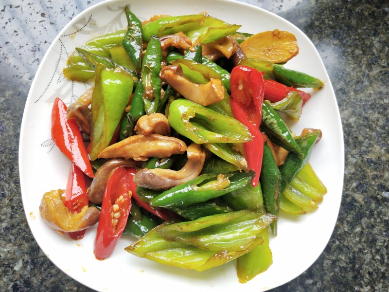 杭椒炒猪肚正宗做法，鲜辣脆嫩秘诀全解析