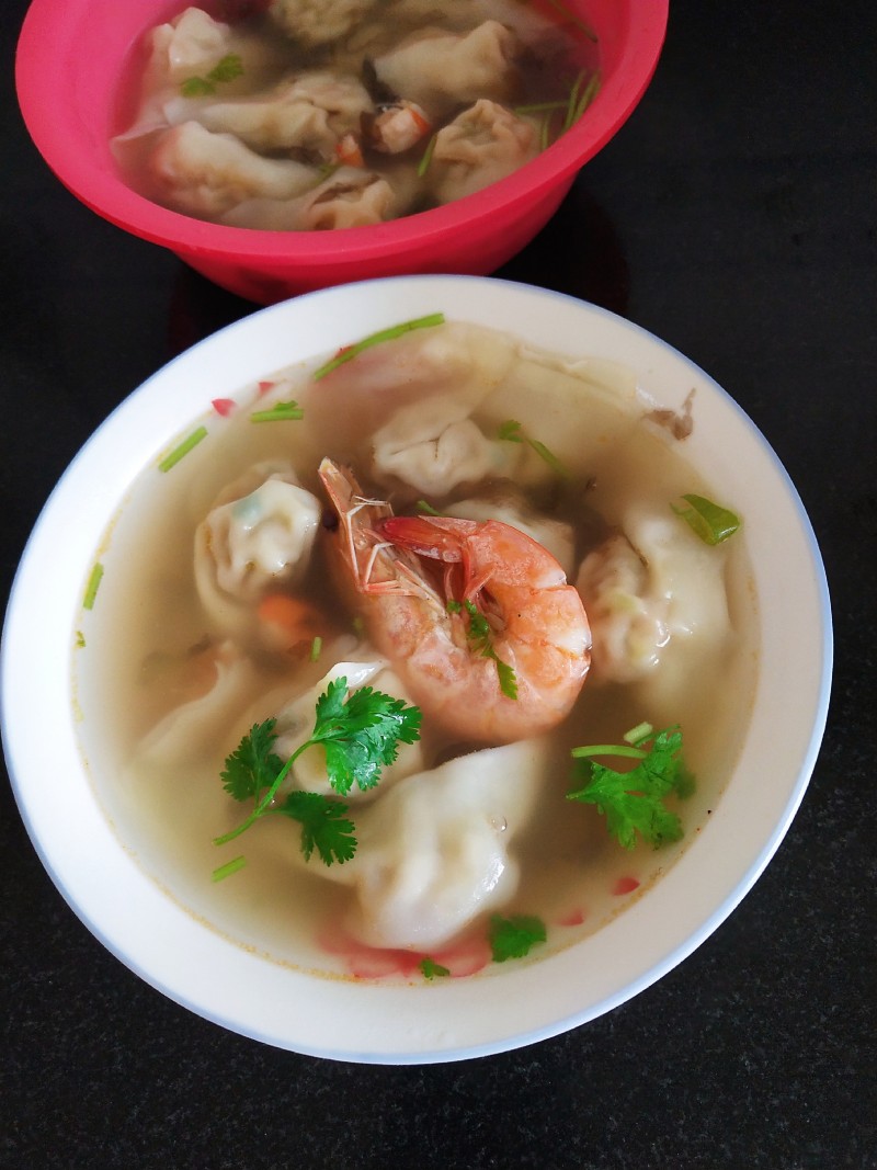 丝瓜馄饨面做法详解:鲜香滑嫩的家常美味