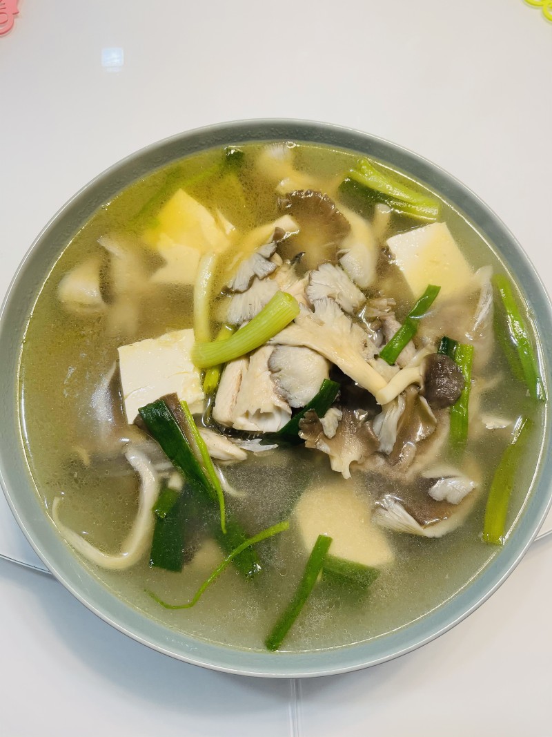 10种家常平菇豆腐汤做法,鲜香暖胃轻松学