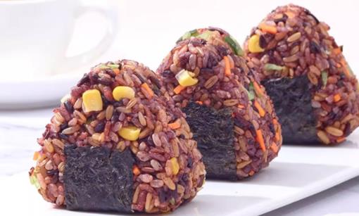 三色糙米可以做饭团吗