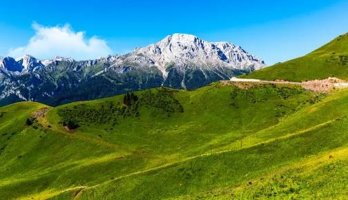 2024年6月份去新疆旅游冷不冷