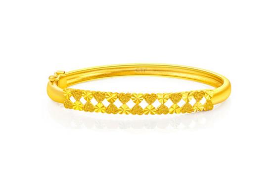 黄金手镯圈口大一点好还是小一点好