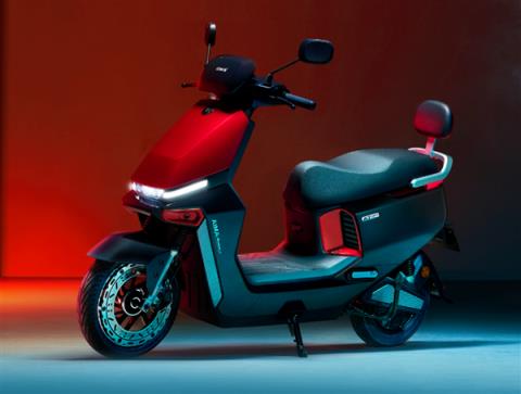 爱玛电动车：新国标车不能带小孩系非主流产品 我们的可以