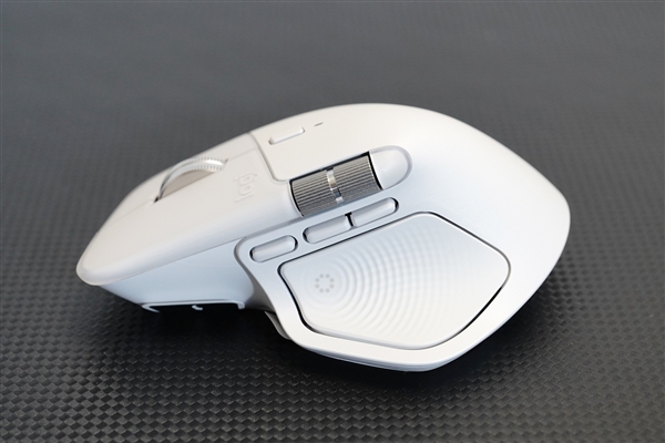 专业OLED超竞屏!联想拯救者Y9000P2025AI元启游戏本图赏(图2)