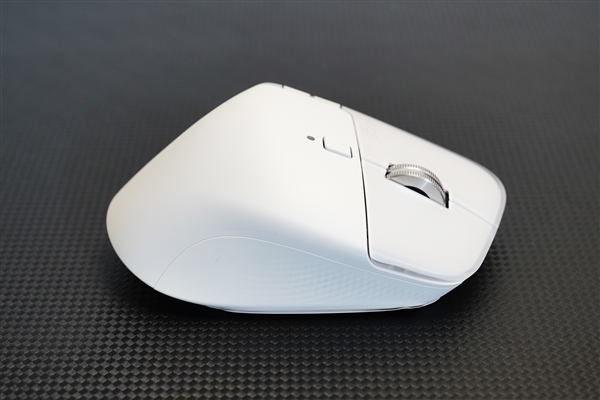 专业OLED超竞屏!联想拯救者Y9000P2025AI元启游戏本图赏(图5)