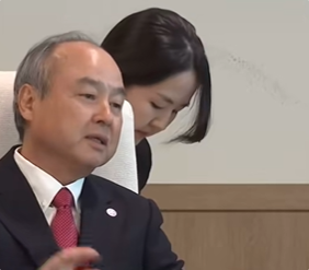 李在明会见孙正义：微笑纠正美女翻译口误