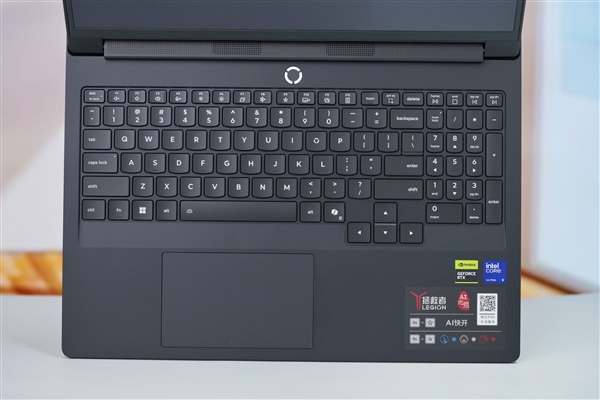 PC玩家太难了!OpenAI疯狂扫货DDR5:游戏内存也不能幸免(图1)