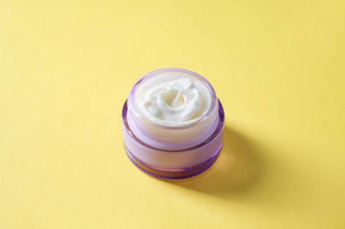 身体素颜霜可以涂脸吗？如何正确使用不伤肤