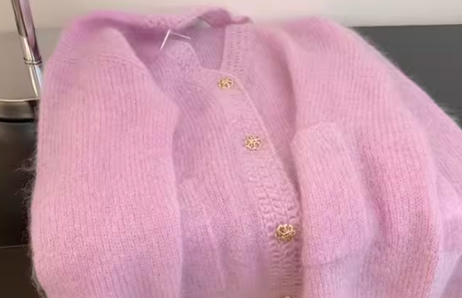 浣熊毛贵还是羊绒贵？羊绒衫如何挑选更省钱