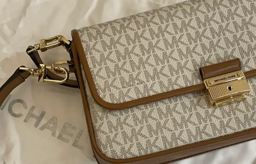 英国mk包包只卖两百多？低价背后原因何在