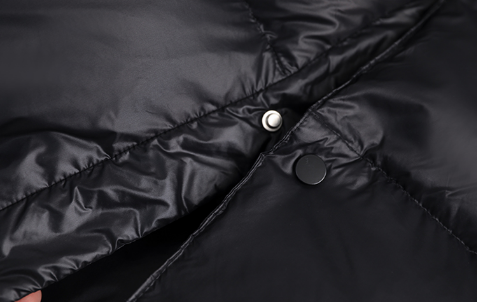 黑金羽绒服原版品牌？为何成冬季爆款